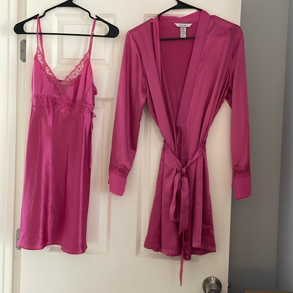 delicates Other - Pretty blush colored satin robe with matching slip